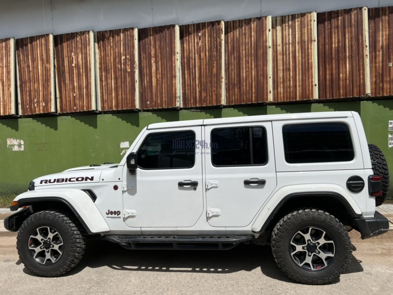 Chính chủ bán Xe Jeep Wrangler Rubicon 4 cửa màu trắng - Giá bán :  2 tỷ 7