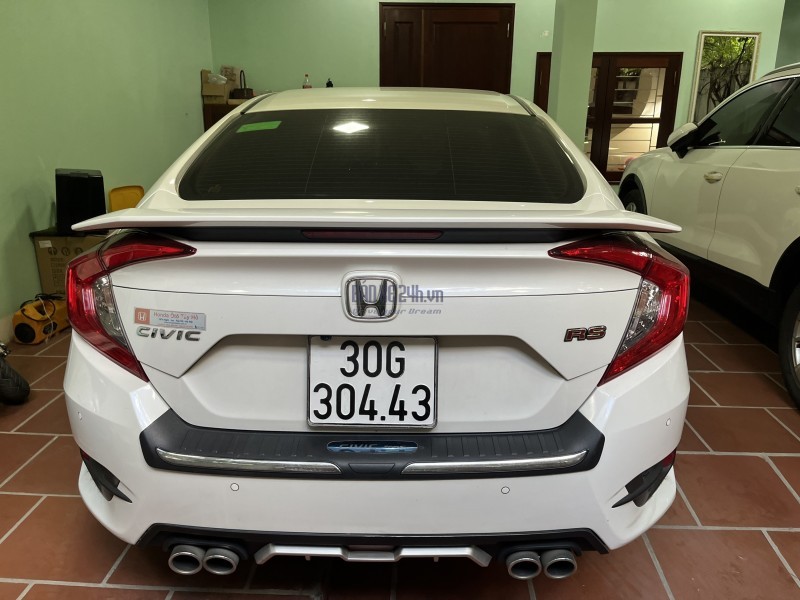 (Hết hạn) Bán  Honda Civic RS đăng ký tháng 4/2020 (mới hết bảo hành được 4 tháng).